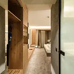Dips&drops - The First Bike And Hub Hotel