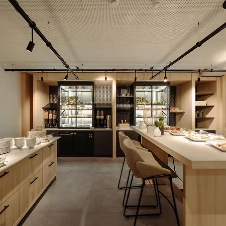 Dips&drops - The First Bike And Hub Hotel