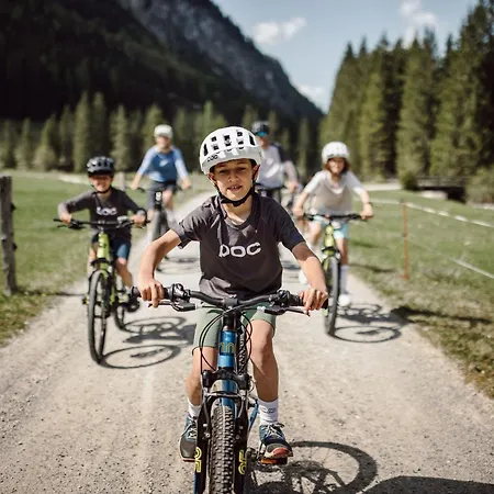 Hotel Dips&drops - The First Bike And Hub 4*
