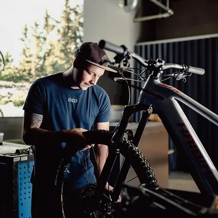 Dips&drops - The First Bike And Hub Hotel 4*