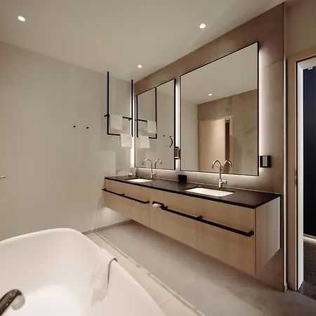 Dips&drops - The First Bike And Hub Hotel 4*