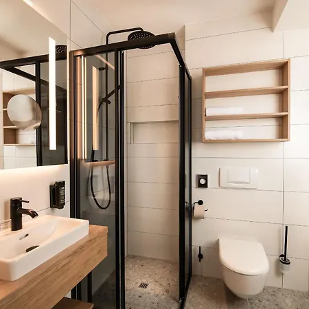 Dips&drops - The First Bike And Hub Hotel 4*