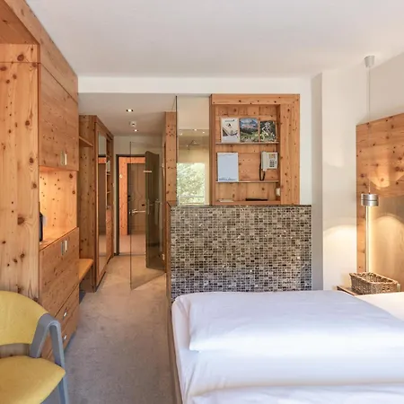 Dips&drops - The First Bike And Hub Hotel