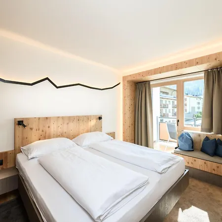 Hotel Dips&drops - The First Bike And Hub 4*