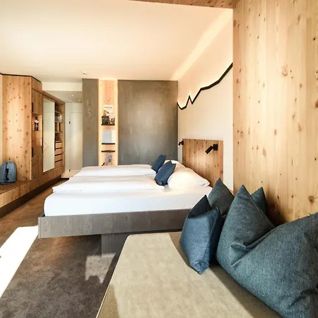 Hotel Dips&drops - The First Bike And Hub 4*