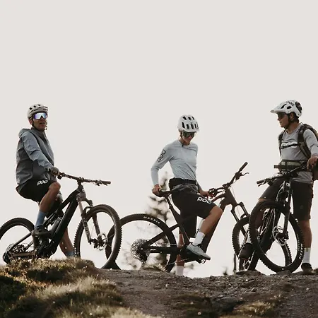 Dips&drops - The First Bike And Hub 4* Flachau
