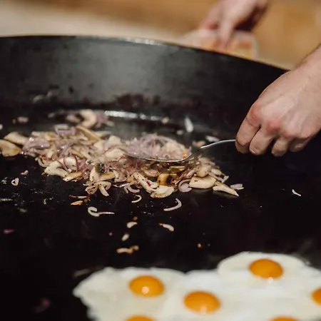 Hotel Dips&drops - The First Bike And Hub 4*