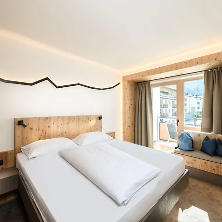 Dips&drops - The First Bike And Hub Hotel