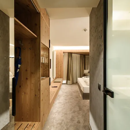 Dips&drops - The First Bike And Hub Hotel
