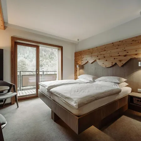 Dips&drops – The First Bike And Hub Hotel 4*