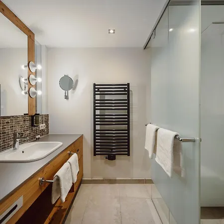 Hotel Dips&drops – The First Bike And Hub 4*