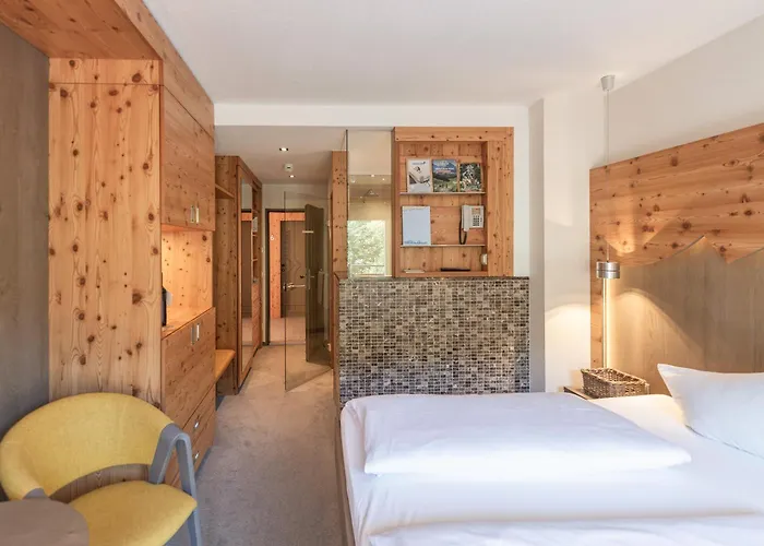 Dips&drops - The First Bike And Hub Hotel