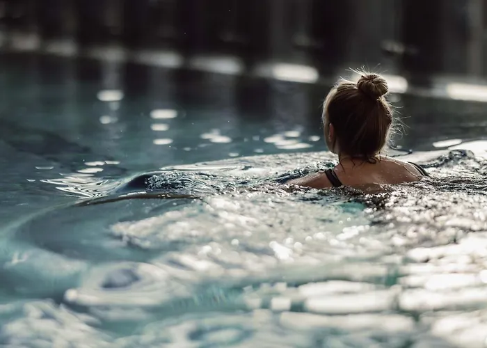 Dips&drops - The First Bike And Hub Hotel