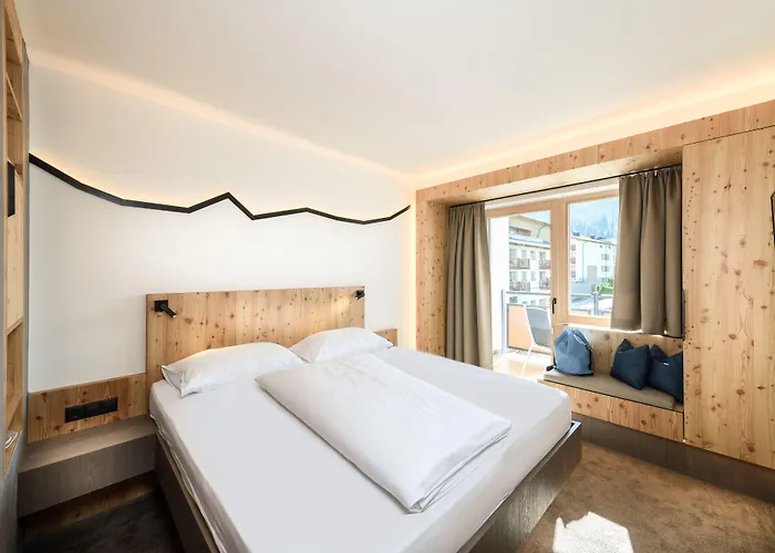 Dips&drops - The First Bike And Hub Hotel