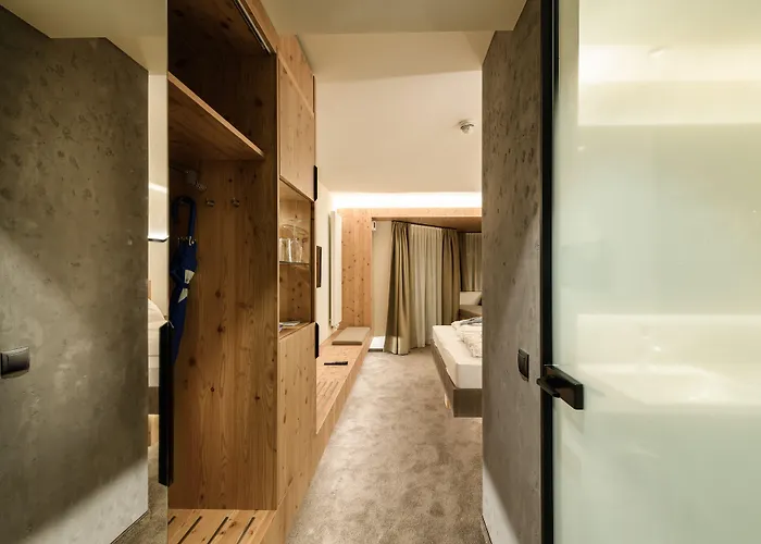 Dips&drops - The First Bike And Hub Hotel